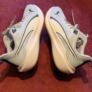 Puma men's lite gray navy trim lightweight running sneaker 9.5